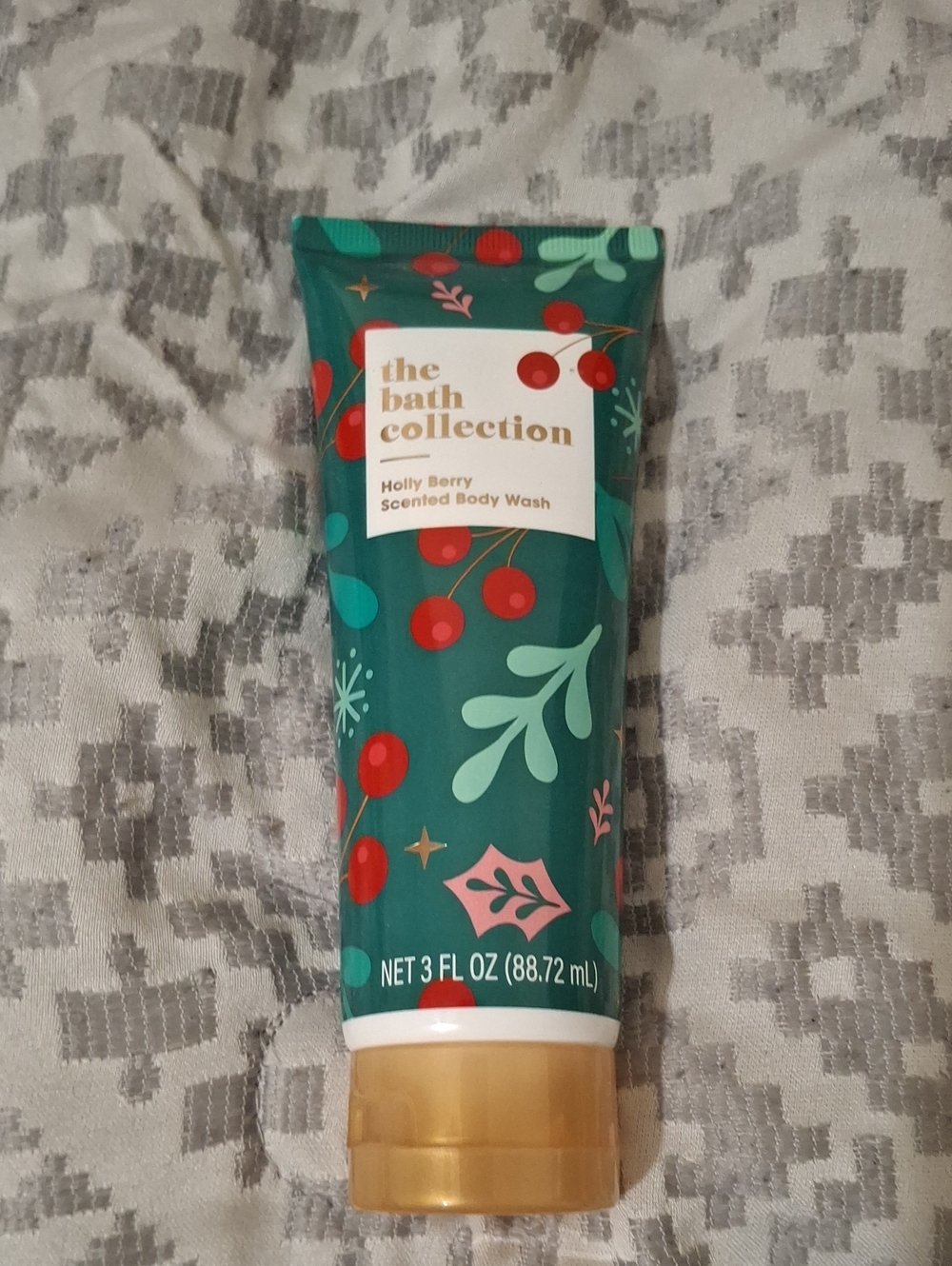 The Bath Collection Holly Berry Scented Body Wash - Green/Red